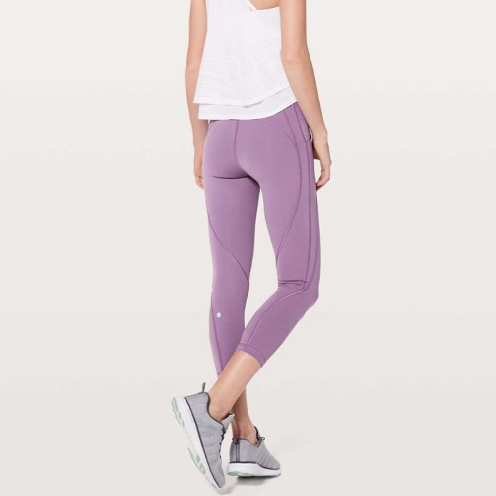 Lululemon Time to sweat crop - 24”